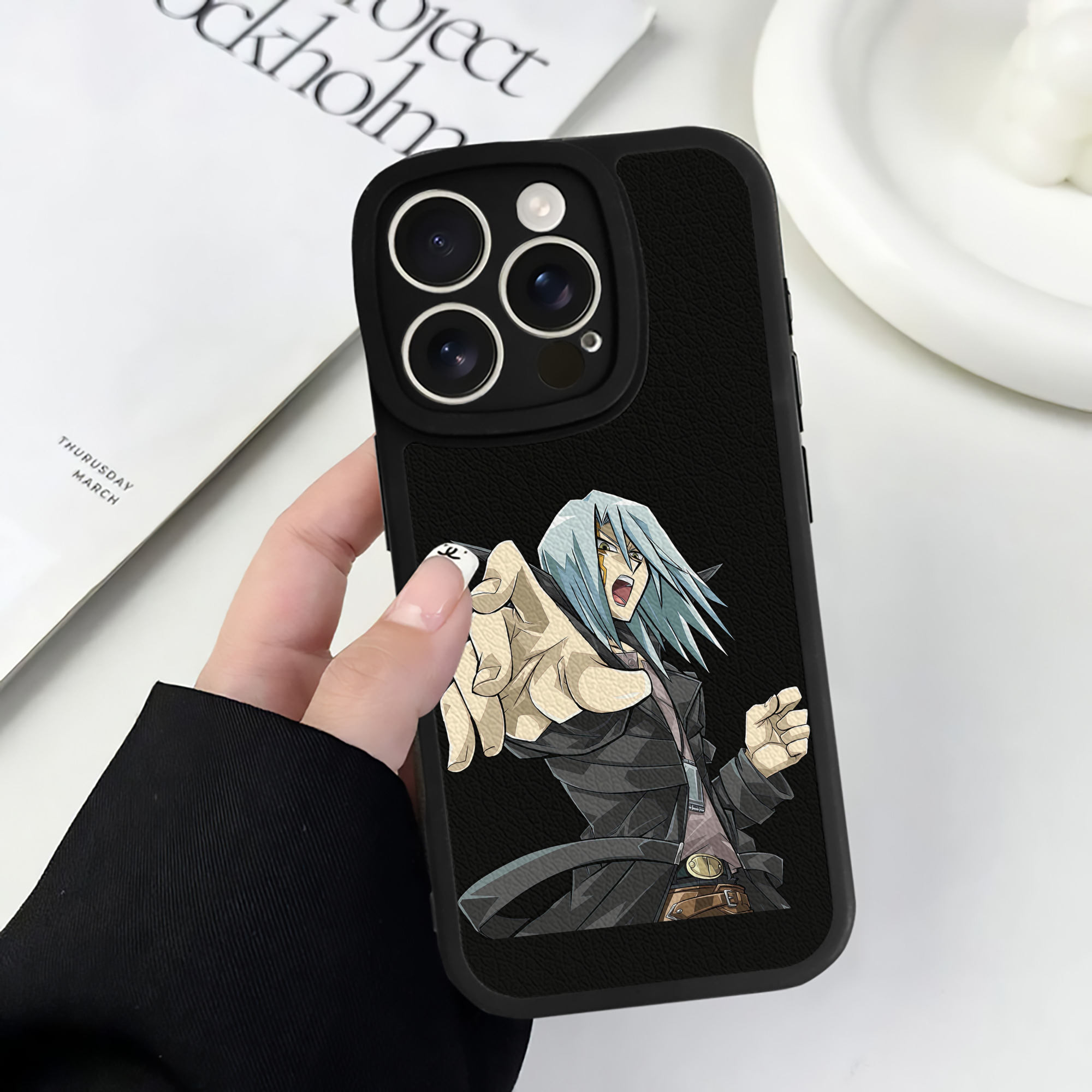 （画像用） 遊☆戯☆王 Yu-Gi-Oh! 【iPhone 16シリーズ対応】シリコンスマホケース（レザー調） 材質：シリコン